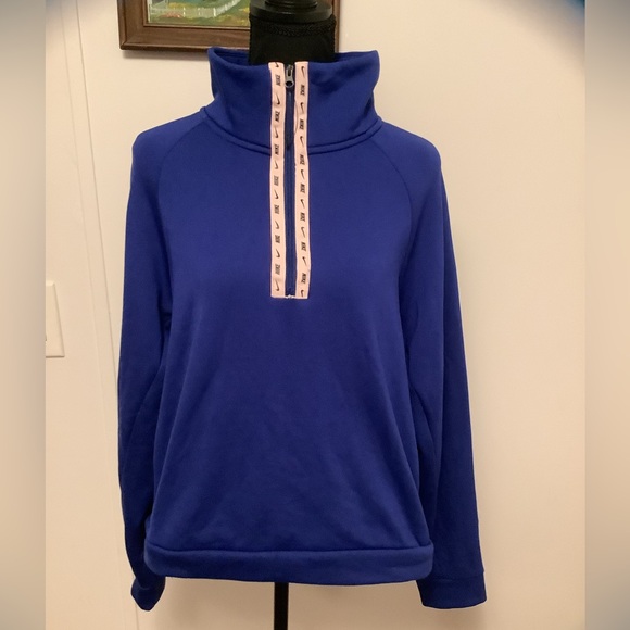 Nike Sweatshirt - Picture 1 of 2